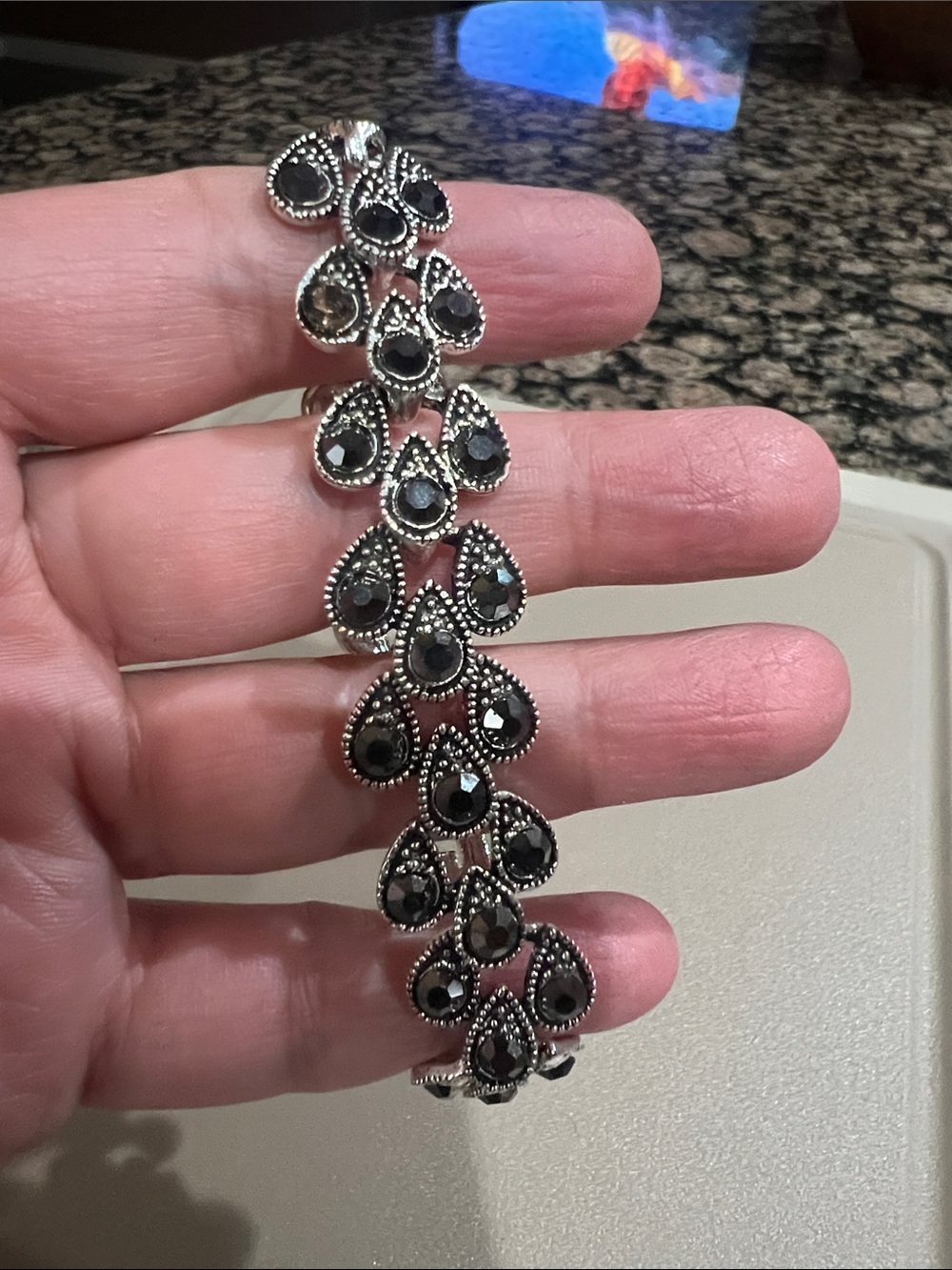 Elegant Black Teardrop Bracelet - Women Jewelry
